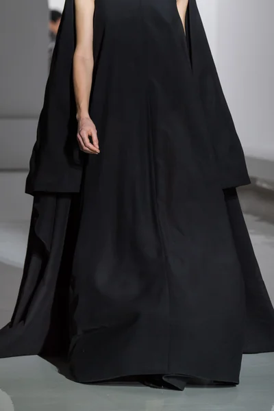 Look 10